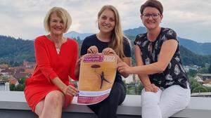 Andrea Winkelmeier, Sara Wanek (Geschäftsführerin MiraMonti) und Silke Reitbauer-Rieger suchen die diesjährige Preisträgerin des Liselotte-Zechner-Frauenpreises