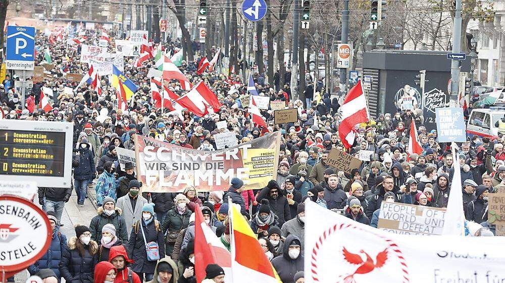 Der 26-Jährige nahm an der Corona-Demonstration in Wien teil