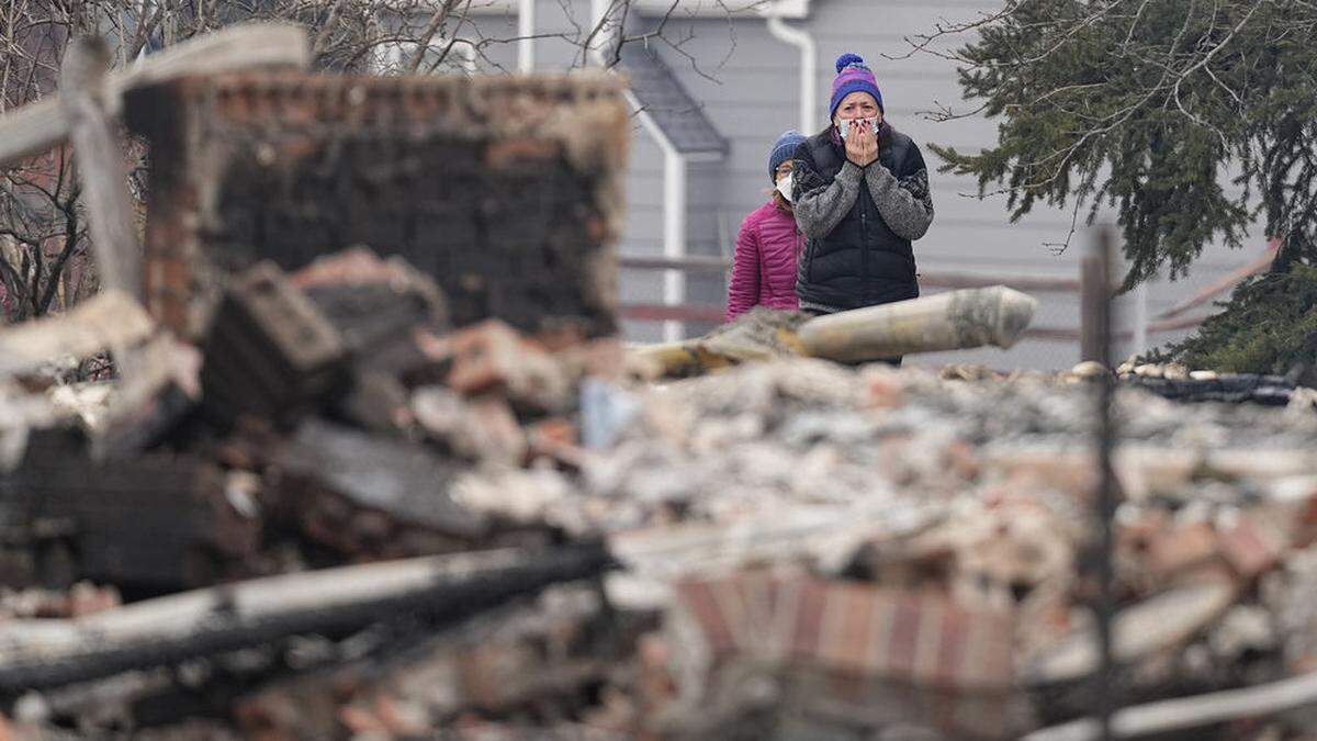 Bei den jüngsten Bränden im US-Bundesstaat Colorado nahe der Stadt Boulder sind nach Behördenangaben fast 1.000 Gebäude zerstört worden 