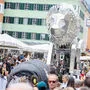 Ein Löwe aus Eisen zierte die gut besuchte Mittagsparade in der Lienzer Innenstadt