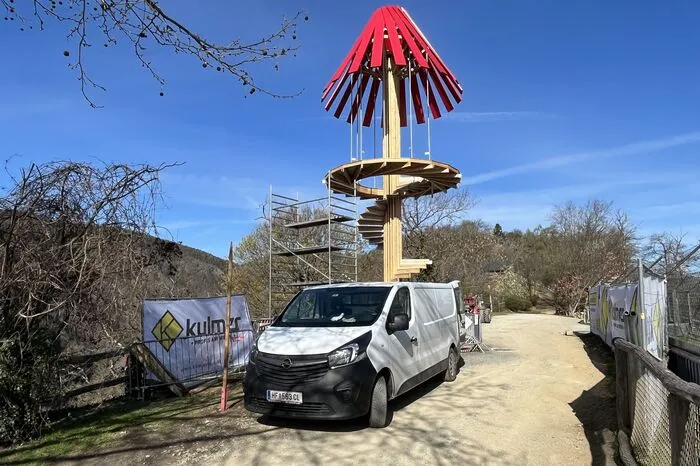 Der Aussichtsturm beim Vielfraßgehege