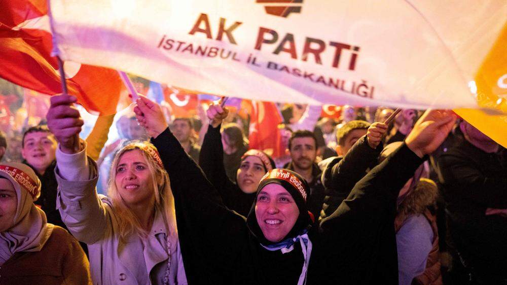 Erdogan-Anhänger freuen sich auf die nächsten fünf Jahre