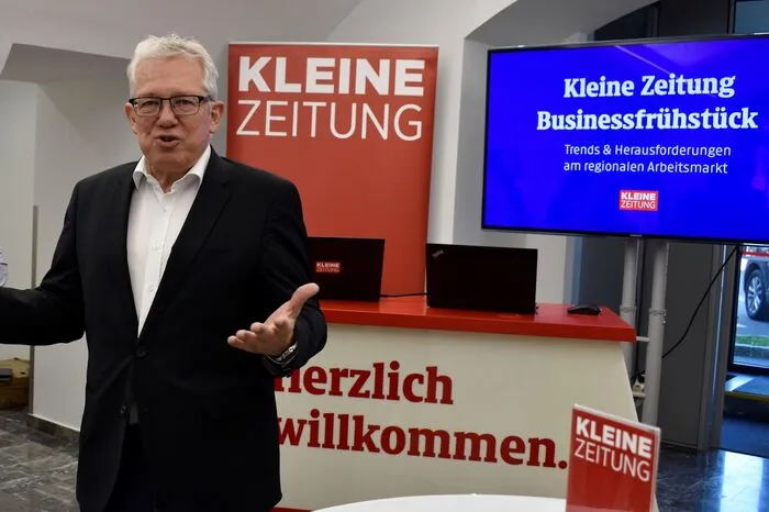 Kleine Zeitung-Geschäftsführer Thomas Spann freute sich, viele Wirtschaftstreibende im Regionalbüro in Feldbach begrüßen zu dürfen.
