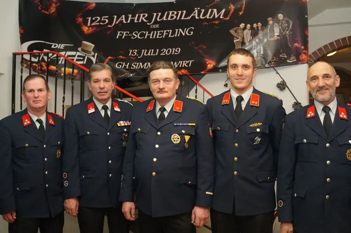 Die FF Schiefling mit Gerfried Eberhard, Heinz Joham, Johann Rampitsch, Franz Berger jun., Franz Berger sen. feiert heuer ihr 125jähriges Bestehen.