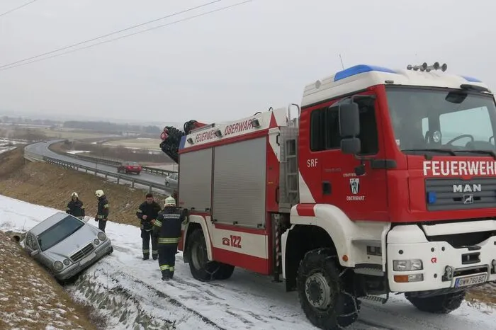 Die Stadtfeuerwehr Oberwart rückte mit zwei Fahrzeugen und sieben Mann zum Einsatz aus.