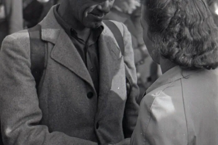 Ehemalige Wehrmachtsangehörige treffen am Grazer Hauptbahnhof aus jugoslawischer Kriegsgefangenschaft ein, ca. 1946