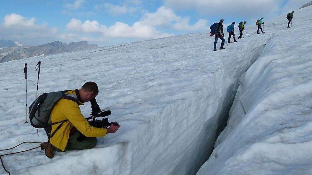 Mikka Bender bei Aufnahmen im Gletschergebiet von Prägraten 