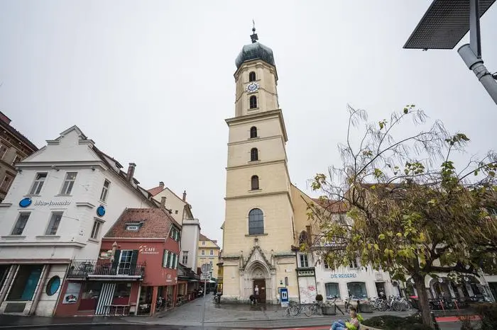 Graz, Uhr, Uhren im öffentlichen Raum, Zeit, 27.10.2018, franziskanerkirche