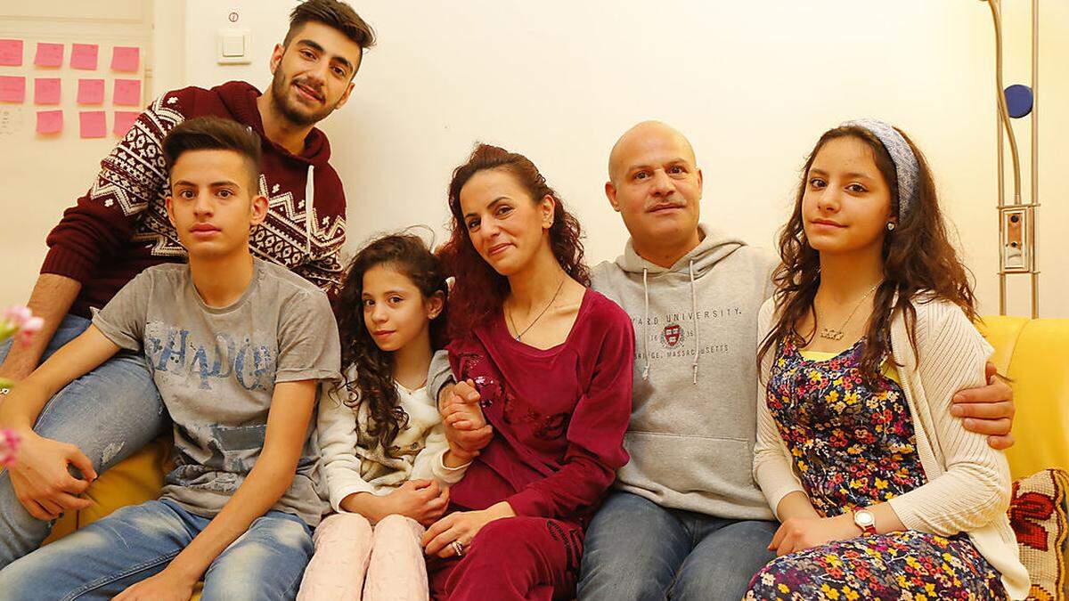 Nesreen Zaza (Mitte) mit ihrer Familie