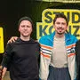 Julian le Play gab für Antenne-Hörer sowohl in Kärnten als auch in der Steiermark ein feines Studio-Konzert: hier mit seinem Gitarristen Lukas und Antenne-Geschäftsführer Gottfried Bichler (rechts)