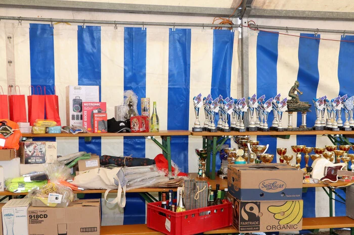 Es gab zahlreiche, schöne Preise und Pokale für die Sieger.