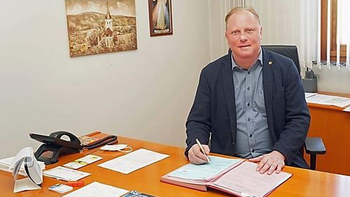 Mit 50,53 Prozent wurde Dieter Dohr (Liste Dohr) am 28. Februar 2021 im ersten Wahlgang zum Bürgermeister von Bad St. Leonhard gewählt