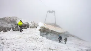 So traurig präsentierten sich die Liftstützen vergangenes Jahr im Sommer