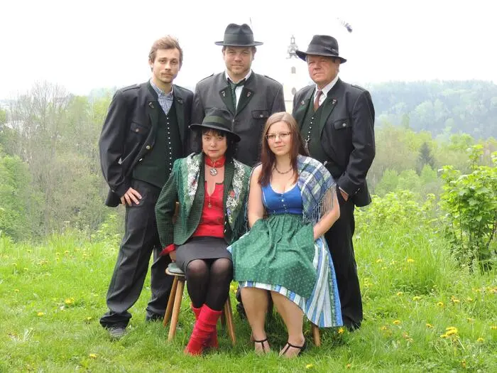 Die Familie Lampl steht hinter dem Hoftheater am Mathans-Hof und dem Kulturverein „Vitamins of Society“