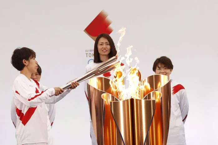 Den Auftakt machten Mitglieder der japanischen Frauen-Fußballnationalmannschaft.
