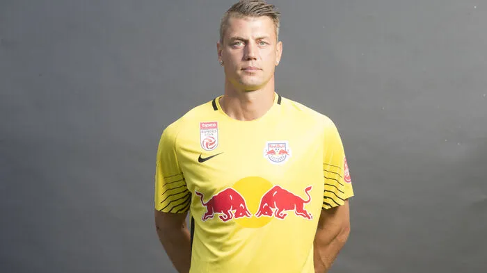 Alexander Walke, geboren am 6. Juni 1983. Vereine als Profi: SC Freiburg, Greuther Fürth, RB Salzburg Spiele für Salzburg (vor der Saison): 165