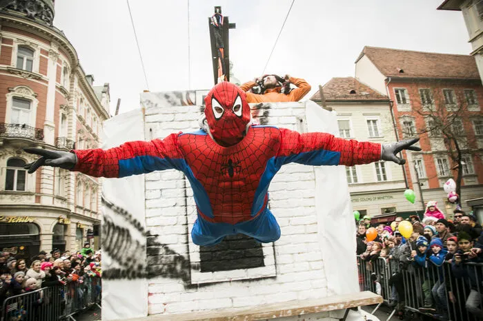 Kategorie Wagen3. Platz: Spider-Man rettet Conchita, Judendorf