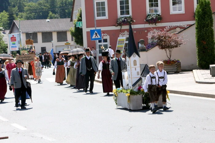 Neben dem runden Jubiläum „30 Jahre Kaiser Arnulfsfest Moosburg“ stehen weiters drei Partnerschaftsjubiläen auf dem umfangreichen Programm: 40 Jahre Maintal (Hessen, Deutschland), 25 Jahre Moosburg an der Isar (Bayern, Deutschland) und 20 Jahre Katerini (Pieria, Griechenland). 
