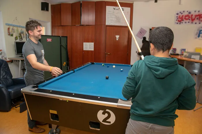 ... Billard sowie ...