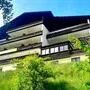 Über dem Ort Oberzeiring befindet sich künftig das Tibetzentrum: Das Gebäude wurde laut Bürgermeister Ewald Haingartner einst als Hotel errichtet