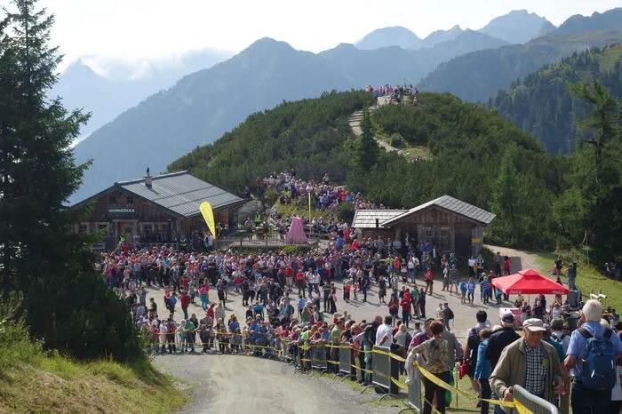 Rund 800 Fans warteten gespannt