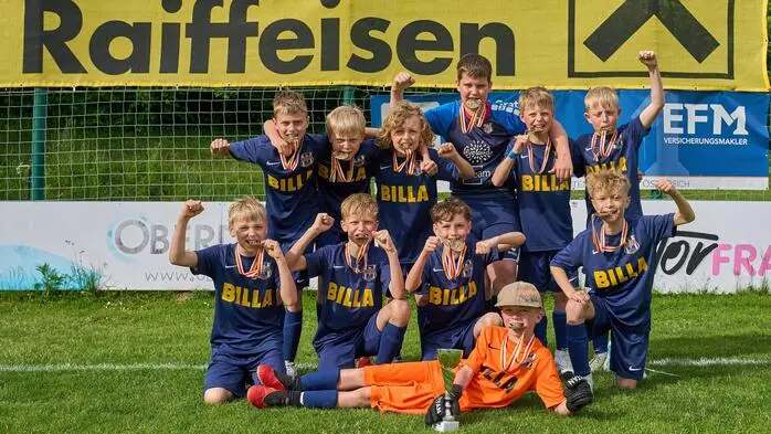 Die VS Matrei gewann das Bezirksfinale in Dölsach gegen die VS Süd Lienz nach einem 1:1 der regulären Spielzeit mit 5:4 im Sieben-Meter-Schießen