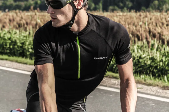 Bei Nils Münster-Kistner dreht sich alles rund um Sport und Ernährung. Auf die Frage, warum man wählen gehen sollte, antwortet der Triathlet: "Mir stellt sich eher die Frage warum ich dies nicht tun sollte. Das Wahlrecht darf meiner Meinung nach nicht als Selbstverständlichkeit betrachtet werden. Wer nicht wählen geht darf sich hinterher auch nicht über das Ergebnis beschweren."