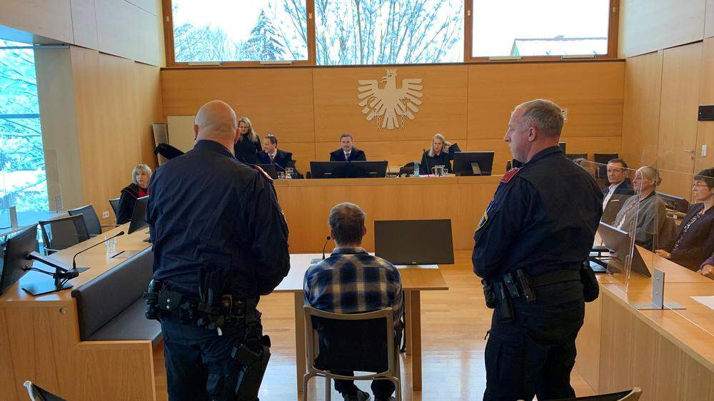 Der 24-jährige Kärntner stand am Montag in Leoben wegen Mordes vor Gericht