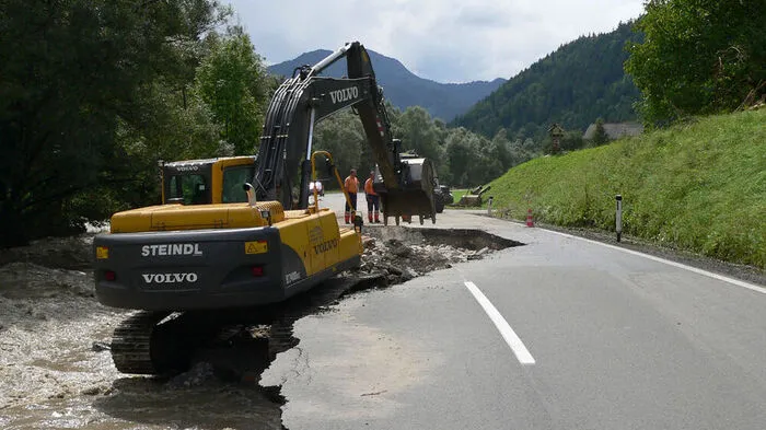 Die L 104 ist nach den Murenabgängen wieder zur Gänze befahrbar