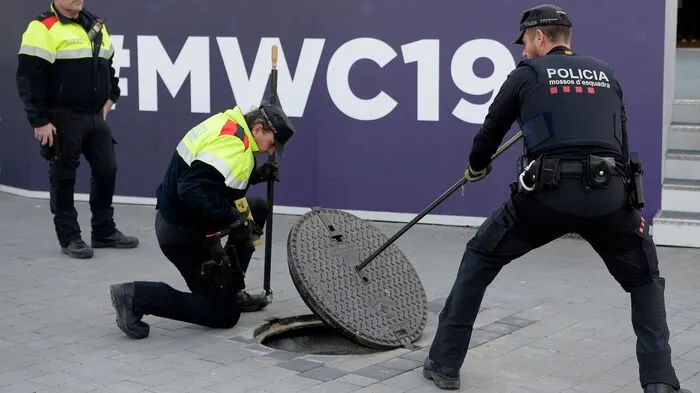Zu Beginn der Branchenschau Mobile World Congress wird erst einmal US-Präsident Donald Trump auf die Schippe genommen. "Wir werden hier im nächsten Jahr nicht über 6G reden", stellt Rajeev Suri, Chef des Netzwerkausrüsters Nokia, am Rande der weltgrößten Mobilfunkmesse in Barcelona klar. >> Liveticker von der größten Mobilfunkmesse der Welt