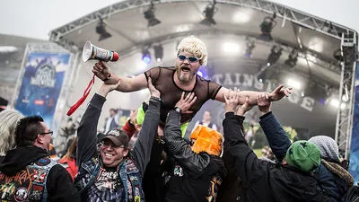 Die Heavy-Metal-Fans sind begeistert vom Nassfeld