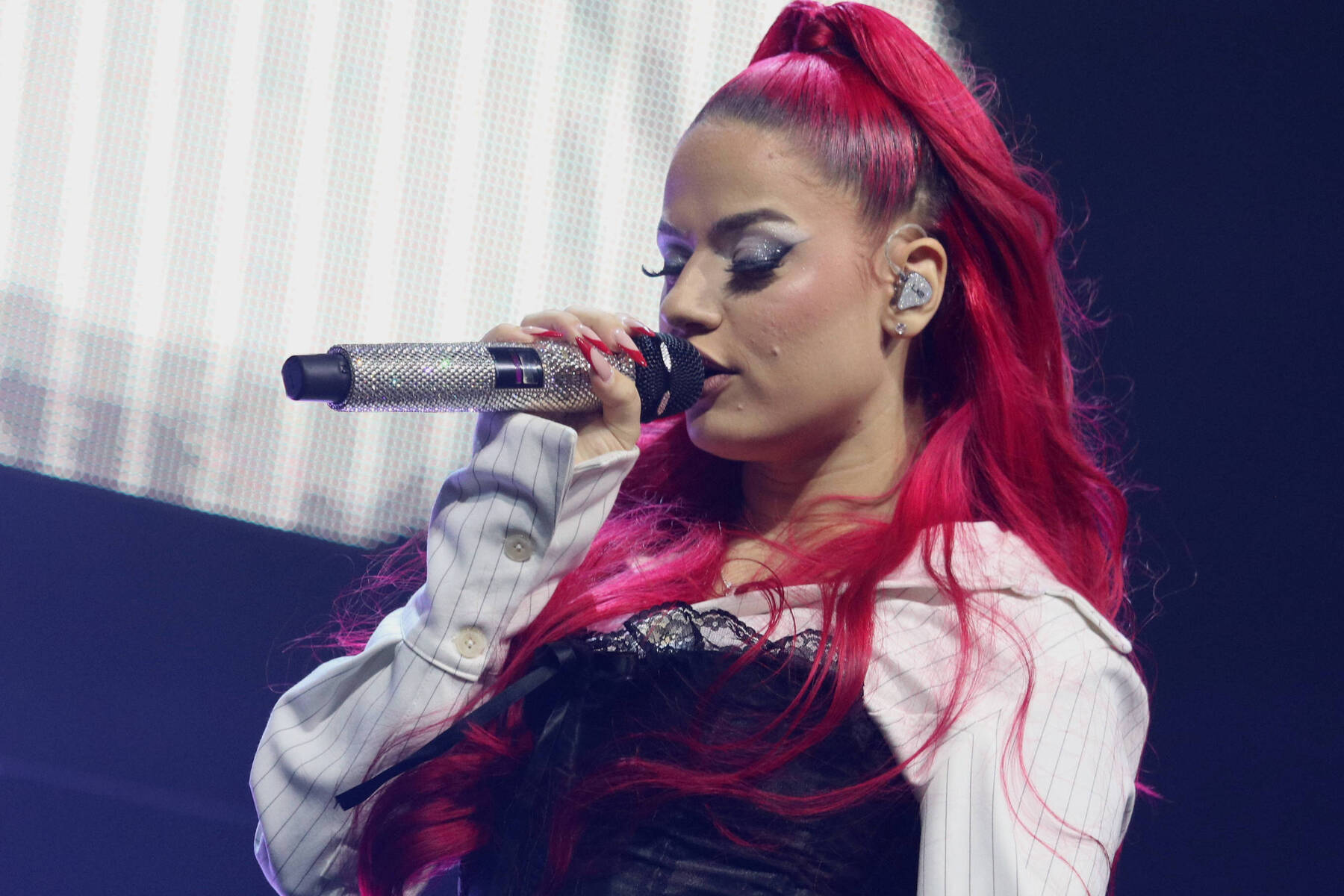 „Da war Angst“: Rapperin Badmómzjay sprach über Schwangerschaftsabbruch