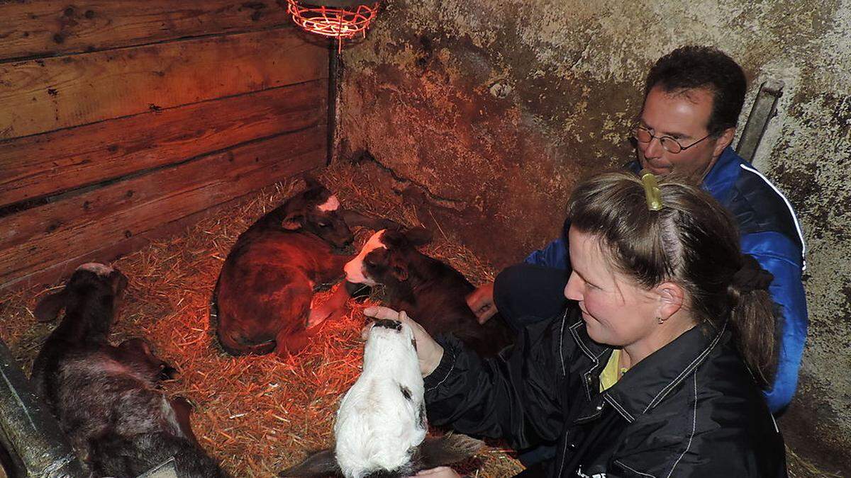 Sabine und Alfred Luckner mit den neugeborenen Vierlingen