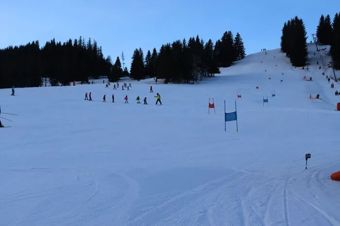 Am Mittwochmorgen tummelten sich viele Skifahrerinnen und Skifahrer auf Wagners Pisten.