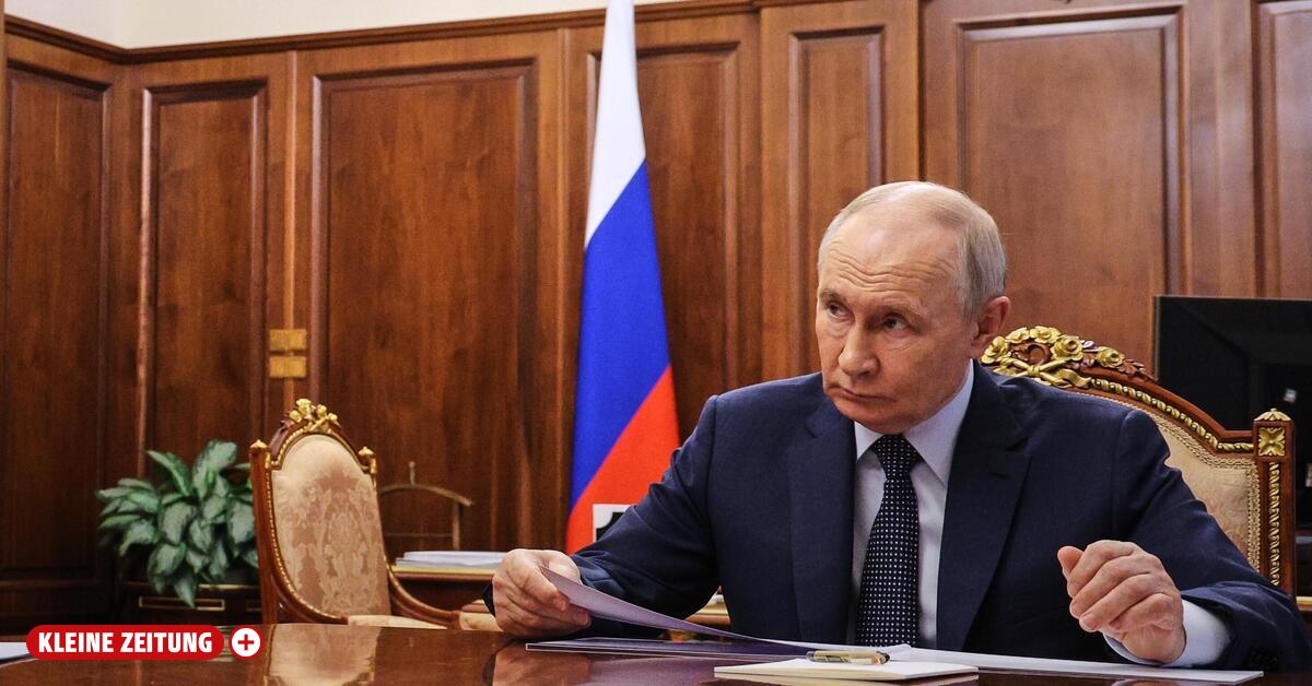 According to insider, Putin is preparing military escalation.