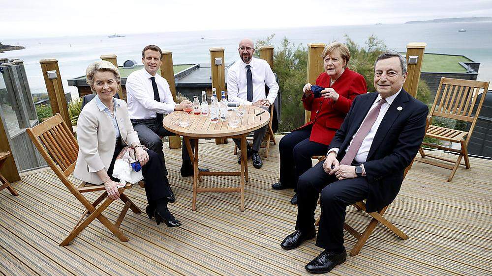 Ursula von der Leyen, Emmanuel Macron, Charles Michel,  Angela Merkel, Mario Draghi