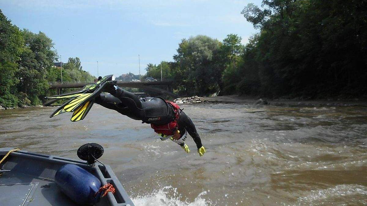 Rettungseinsatz in der Mur