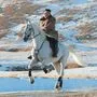 Kim Jong-un im Galopp auf einem Schimmel