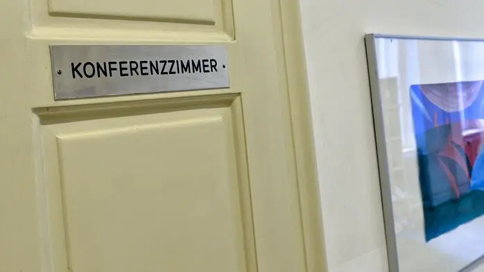 Zwischen einer steirischen Direktorin und einem Teil ihrer Lehrerschaft kriselt es. Die Unruhe zieht weite Kreise über die Gemeindegrenzen hinaus (Sujet) 