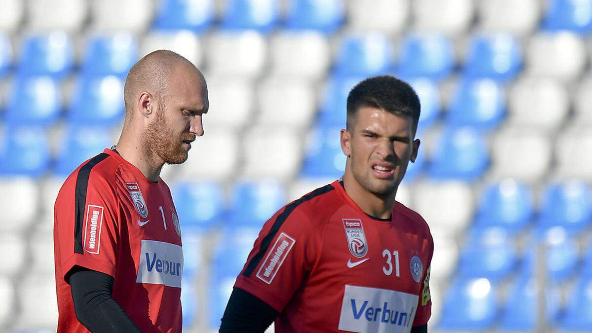 Osman Hadzikic muss statt Robert Almer im Tor spielen