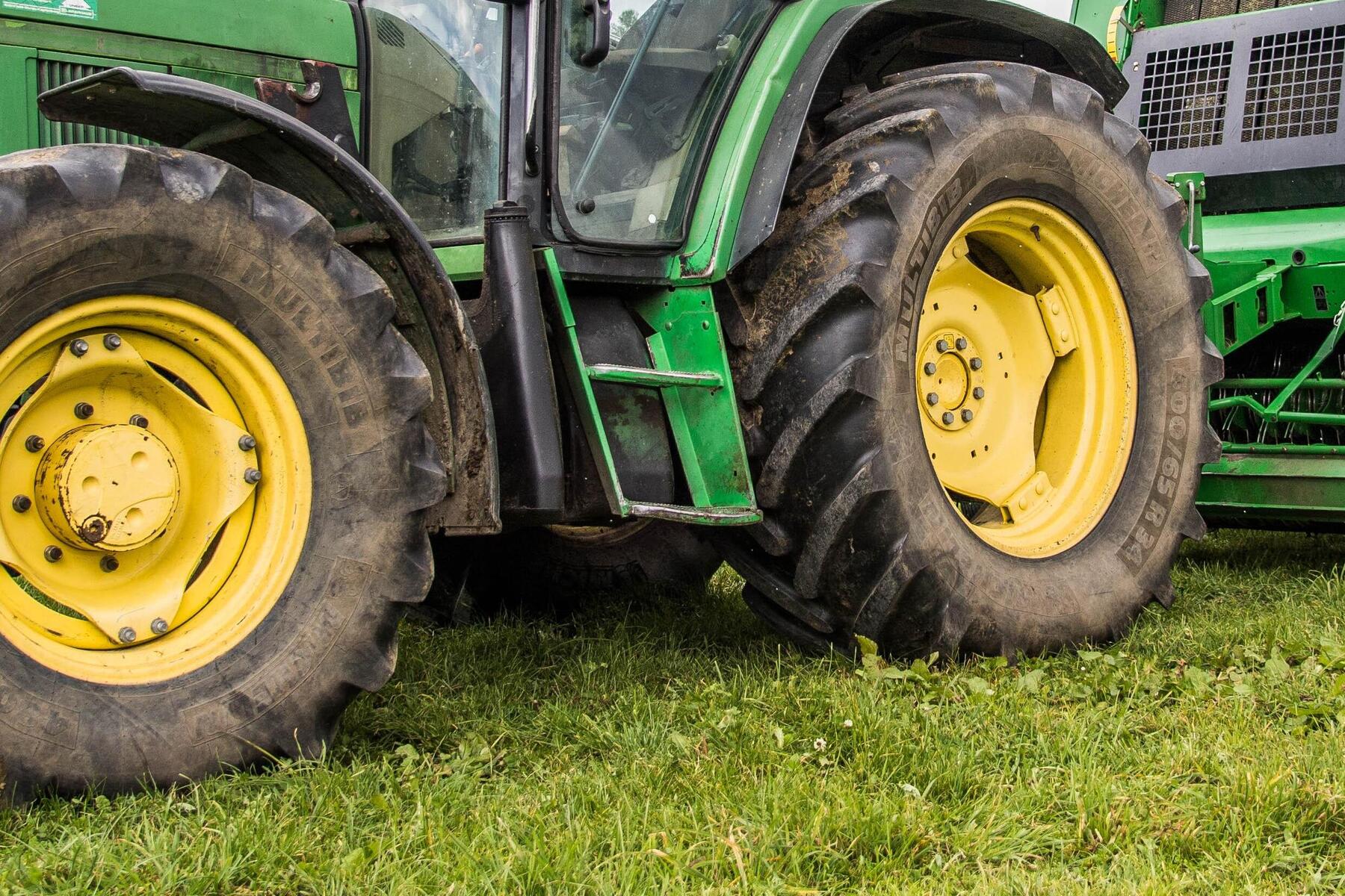Südsteirer (69) starb, als er klemmendes Traktorrad abmontieren wollte