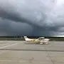 Flughafen Graz mit Hagelflugzeug. Auf der Koralm braut sich ein wildes Gewitter zusammen