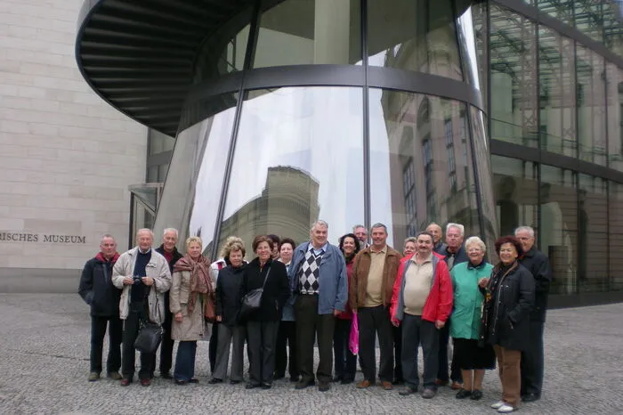 Auch heute noch bilden freiwillige Mitarbeiter - hier bei einem Ausflug - das Herz des Museums. Ohne sie wäre ein Museum wohl kaum finanzierbar.