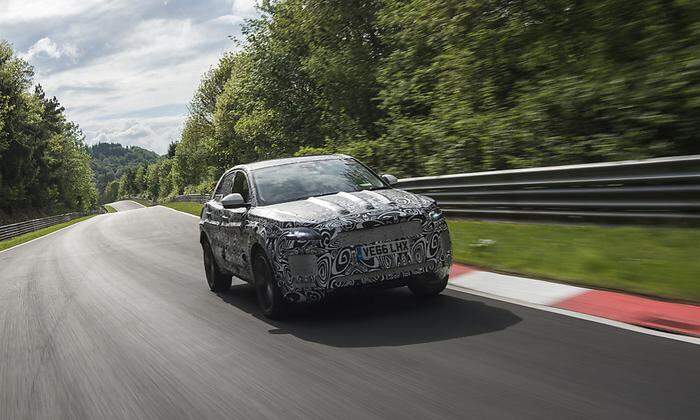 Auch die Nordschleife haben die Briten dem neuen E-Pace nicht erspart