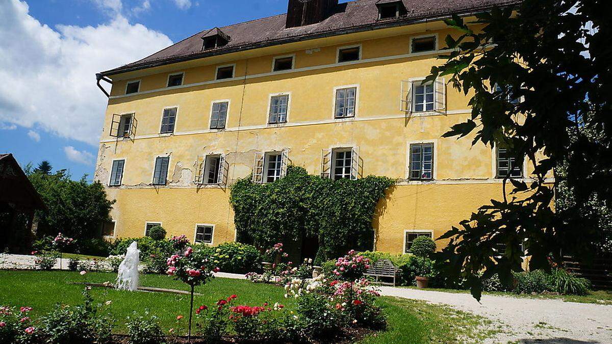 Das malerische Schloss Lichtengraben liegt ebenso am Weg