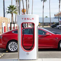 Tesla öffnet sein Supercharger-Netzwerk