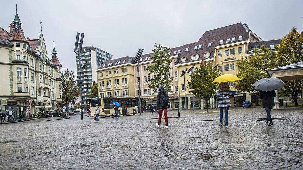 Der Heiligengeistplatz macht noch einen tristen Eindruck.