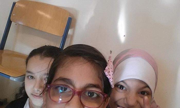...und noch ein Selfie: Hala, Nour und Ragad