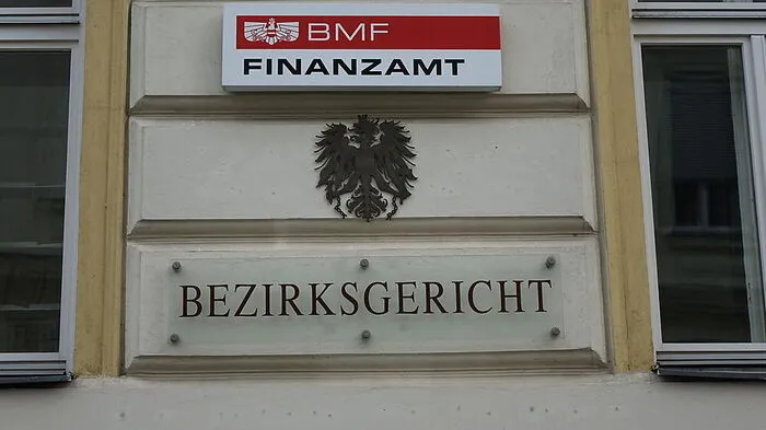 Wegen Kratzspuren an einem Auto musste sich ein Weststeirer vor dem Bezirksgericht Voitsberg verantworten. Es war der Pkw der Mutter des Ex-Freundes seiner Mutter.