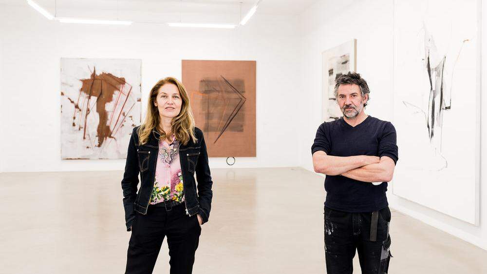 Suse Krawagna und Franco Kappl zeigen im MMKK durchwegs großformatige abstrakte Acrylgemälde 